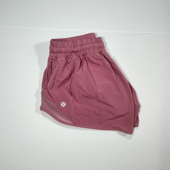 Lululemon Hotty Hot Short II *2.5" - Picture 2 of 7